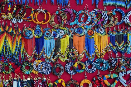 Karen Blixen, Beads Factory, Giraffe Center & Bomas Day Tour