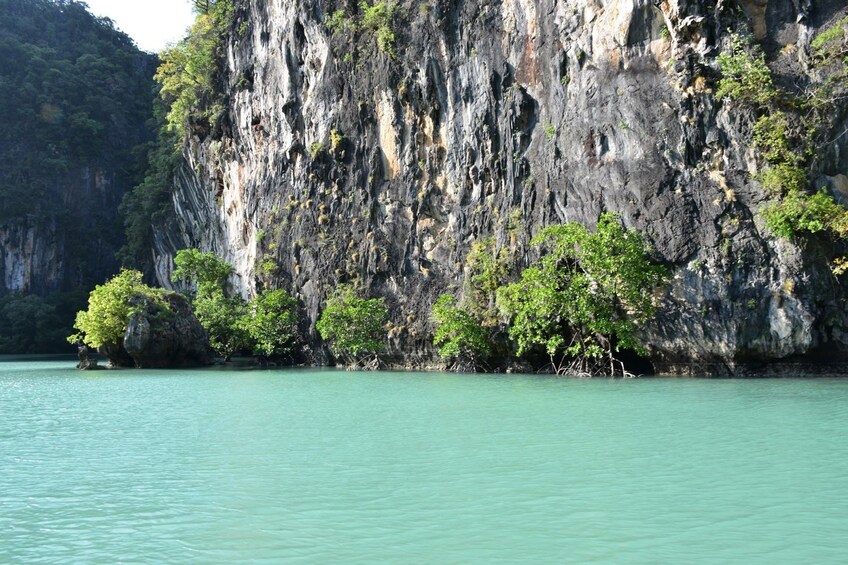 Hong Island Sea Kayaking Tour from Ao Thalane Bay