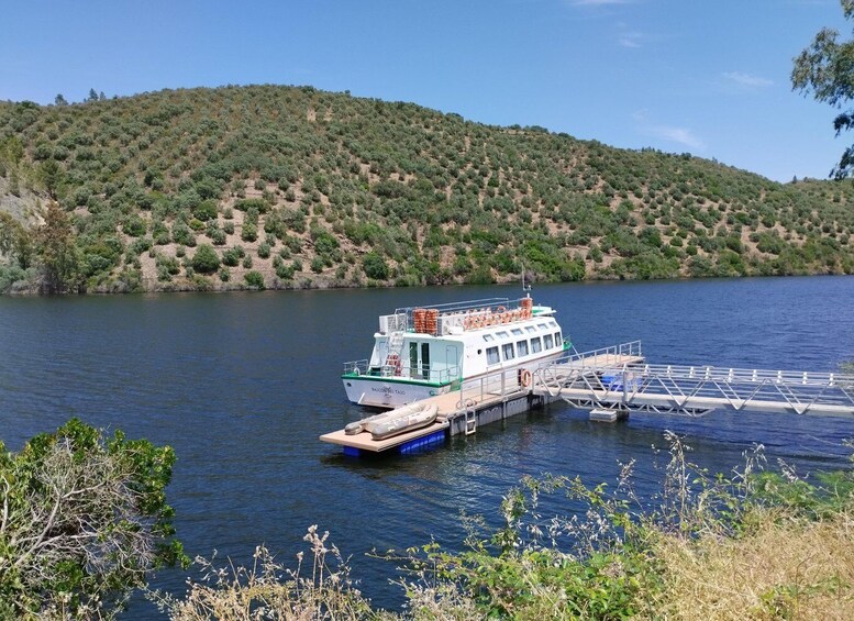 Cedillo: Ruta en barco por el río Tajo