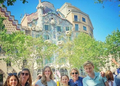 Barcelona: Ramblas, Old Town & Gaudí Houses Walking Tour