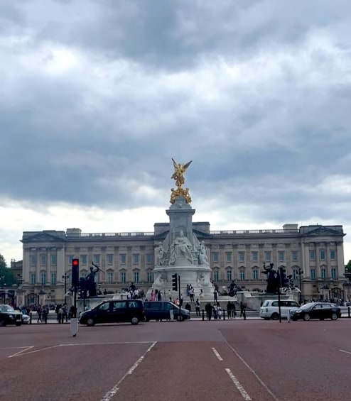 Picture 4 for Activity London: Buckingham Palace & Westminster Guided Walking Tour