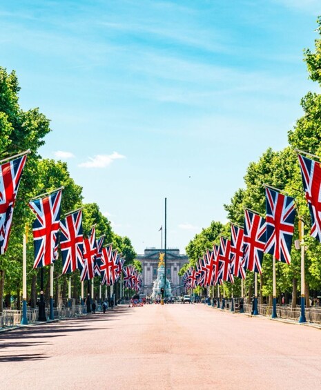 Picture 3 for Activity London: Buckingham Palace & Westminster Guided Walking Tour