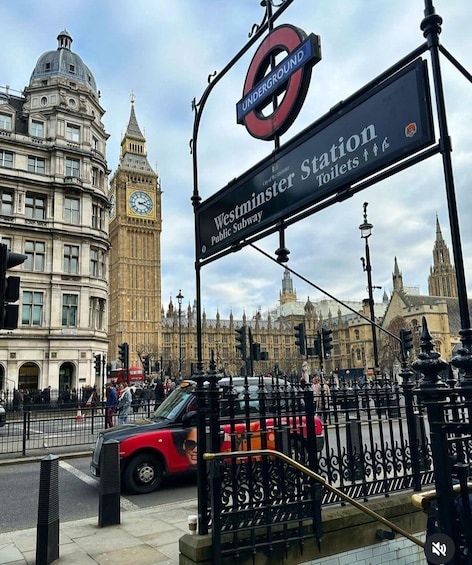 Picture 2 for Activity London: Buckingham Palace & Westminster Guided Walking Tour