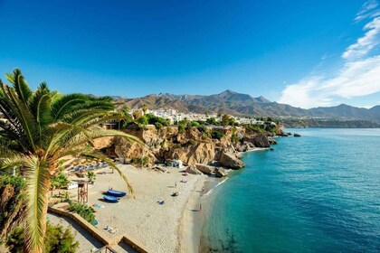 From Granada: Day trip Nerja & Frigiliana