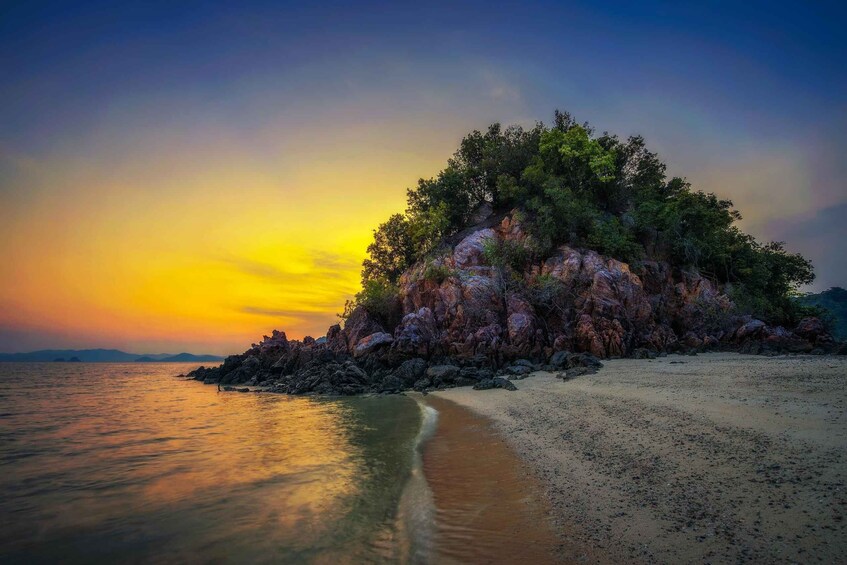 Picture 16 for Activity From Krabi: Hong Island & Ko Pak Bia Tour with Sunset Dinner