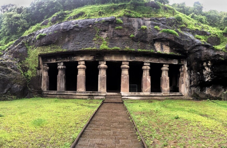 Elephanta Caves with City Tour of Mumbai