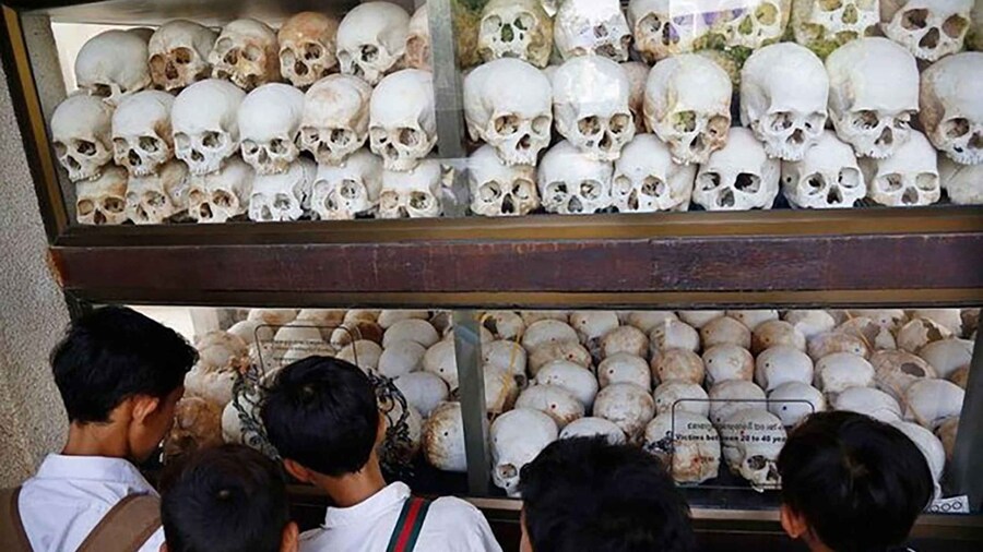 Phnom Penh: killing field & Toul Sleng genocide museum Tour