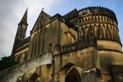 Zanzibar: Stone Town, Jozani-skogen, Kuza-grottan och The Rock