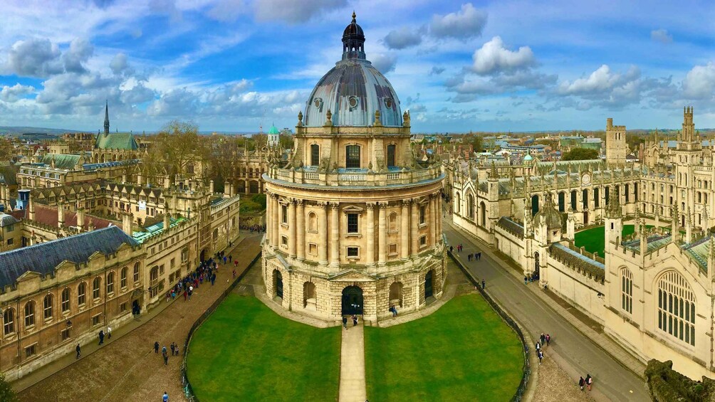 Picture 4 for Activity Oxford: Stepping Through Oxford Walking Tour