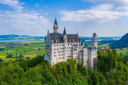 Dari Munich: Perjalanan Sehari ke Istana Neuschwanstein dan Linderhof