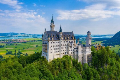 Desde Múnich: excursión de un día a los palacios de Neuschwanstein y Linder...