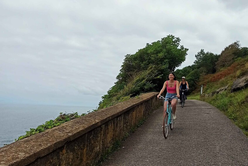 San Sebastián: Discover San Sebastian on a Bike