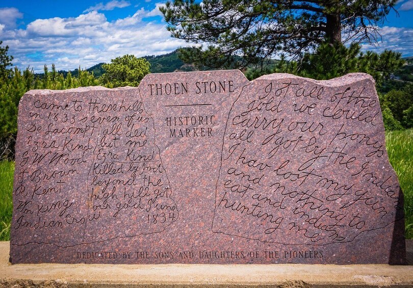 South Dakota: Private Thoen Stone Tour