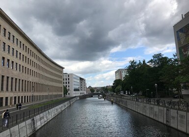 Berlin: Historic Jewish walking tour through the city center