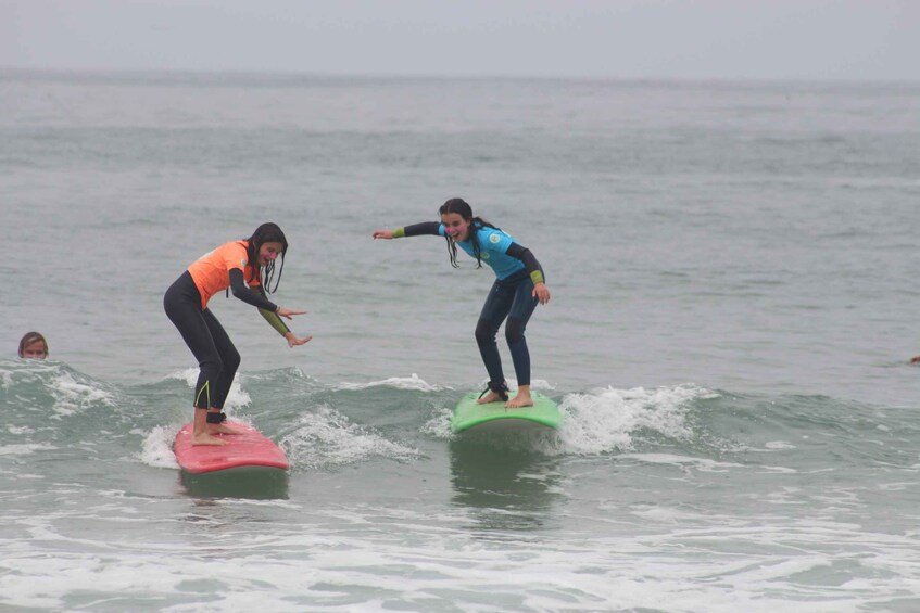 Porto: Small Group Surf Lesson with Transportation