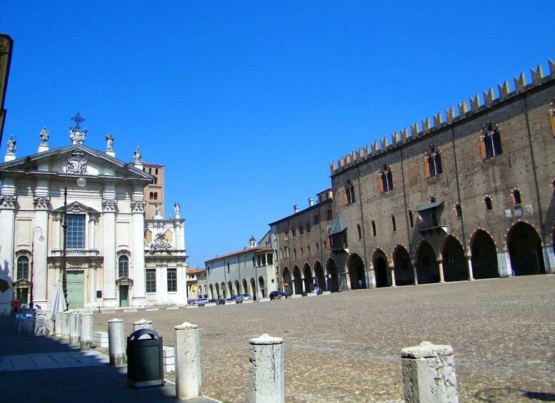 Picture 15 for Activity Mantua: Town Highlights and Monuments Walking Tour