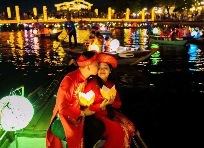 Picture 2 for Activity Hoi An: Hoai River Boat Trip by Night with Release Lantern