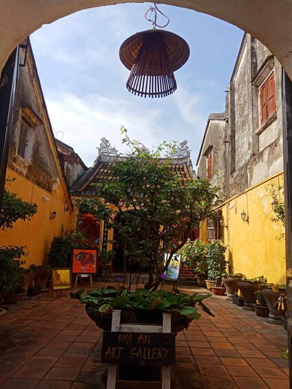 Picture 6 for Activity Hoi An: Hoai River Boat Trip by Night with Release Lantern