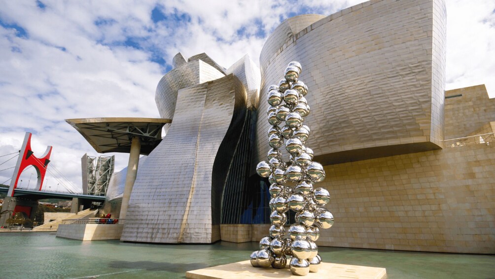Picture 2 for Activity Guggenheim Museum Bilbao Private Tour with Official Guide