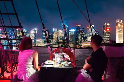 Singapore: City Lights Royal Albatross Dinner Cruise