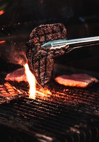 Carnivore-ravintolan lounas- tai illalliskokemus