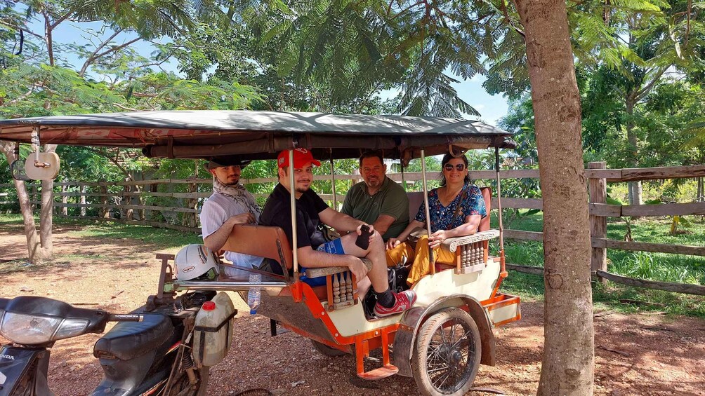 Private tuktuk service to pepper farm and Secret Lake