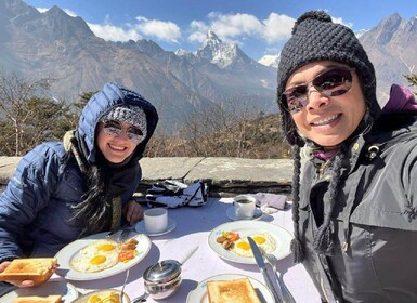 Tur Pendaratan Helikopter di Base Camp Everest