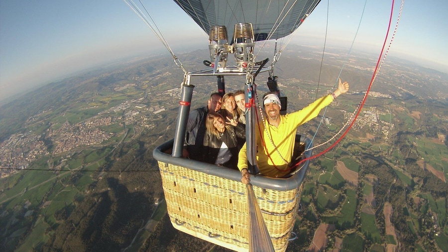 Hot air balloon flight in Barcelona Montserrat