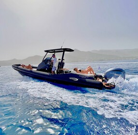 ミラベロ湾インフレータブルボートでプライベートクルーズ