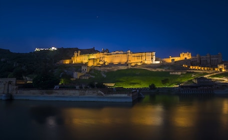 Jaipur: Amber Fort Light & Sound Show with Dinner