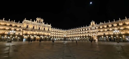 Salamanca: Legends and Stories Private Night Walking Tour