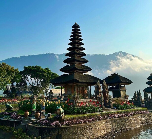 Picture 8 for Activity North Bali : Lovina Dolphins and Ulun Danu Temple