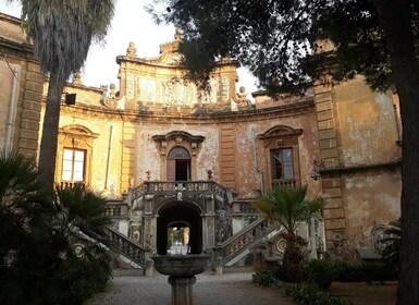 Bagheria : visite de la Villa Palagonia et itinéraire street food