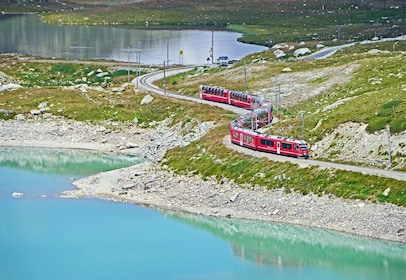 Depuis le lac de Côme : Train rouge de la Bernina excursion jusqu'à St. Mor...