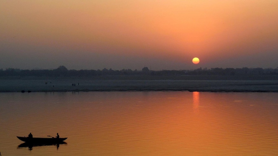 Varanasi: Sunrise Boat Tour with Chai & Arti Ceremony