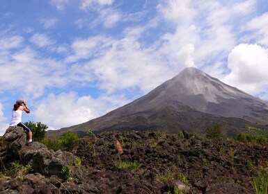 La Fortuna: tour matutino por el volcán Arenal, almuerzo y aguas termales