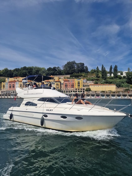 Porto: Luxury Yacht Tour on Douro River - Sunset or Daytime