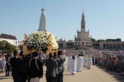 Porto: Complete Private Tour to the Sanctuary of Fatima