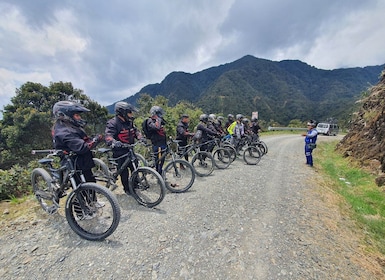 La Paz: Geführte Mountainbiketour auf der Todesstraße mit Mittagessen