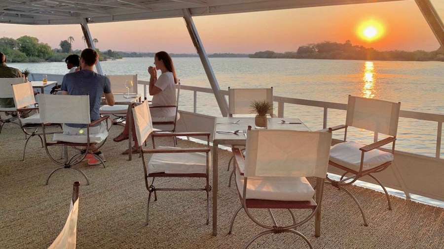 Victoria Falls: Zambezi Sunset Boat Cruise