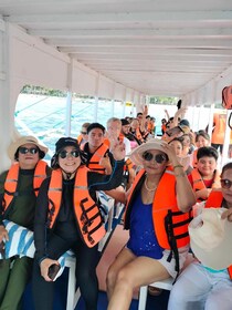 Boracay: Island Hopping with Snorkeling and Crystal Cove