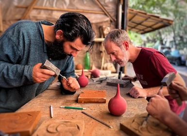 Meisterkurs im Khachkar-Handwerk: Das armenische Erbe enthüllen