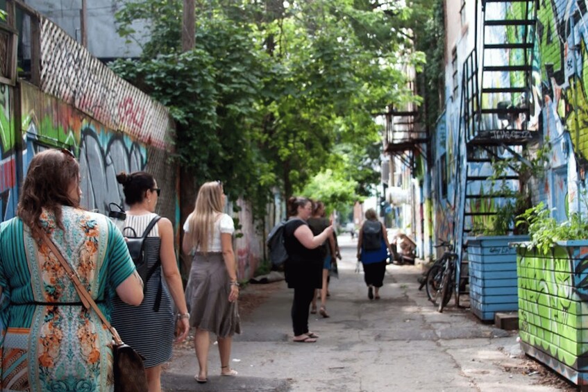 Picture 5 for Activity Montreal: Guided Walking Tour of Montreal's Murals
