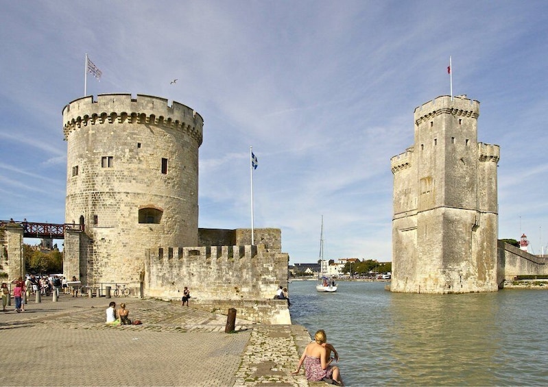 Picture 3 for Activity La Rochelle : Discovery Stroll and Reading Walking Tour