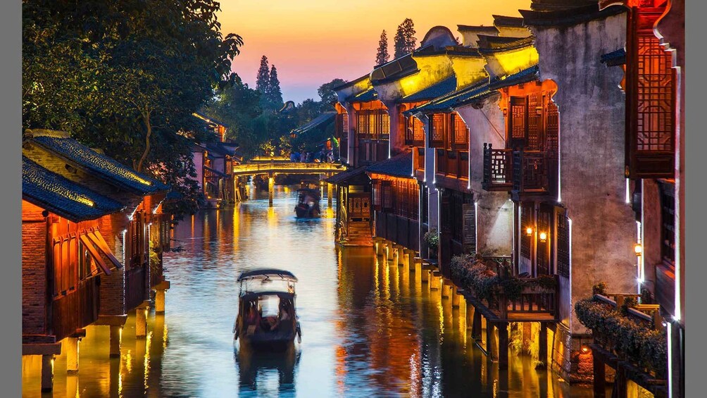 Delve into Wuzhen Water Town: Private Tour from Shanghai