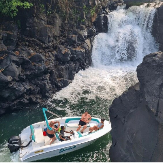 Picture 1 for Activity Private Full Day SpeedBoat Tour - Blue Bay to Ile Aux Cerfs