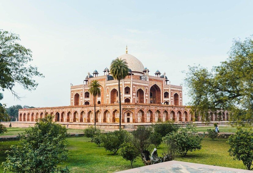 Delhi: Walk & Full-Day Sightseeing Tour By Car with Guide