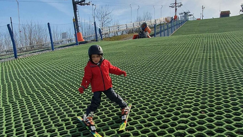 Warsaw: ski lesson near city center on an artificial slope