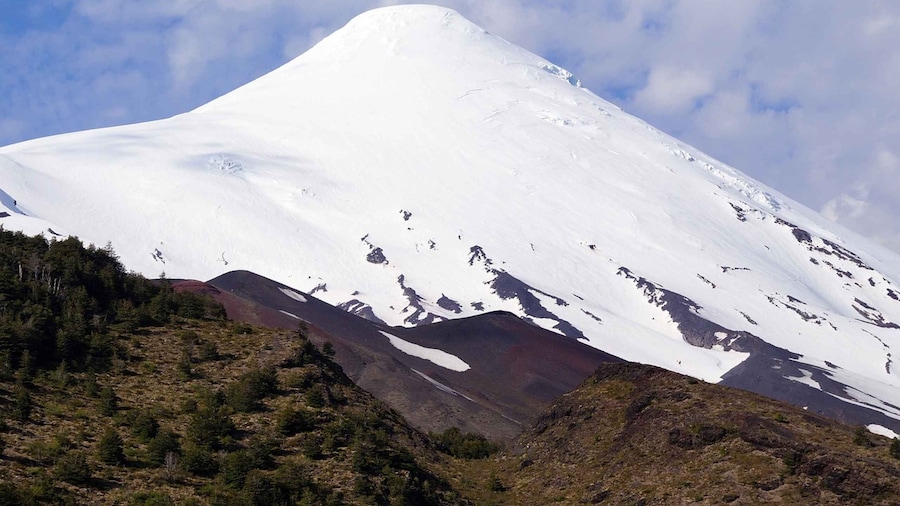 From Puerto Varas: Osorno Volcano & Petrohue Falls Day Tour
