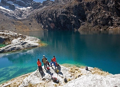From Huaraz || Hiking in the Churup Lagoon ||private Service